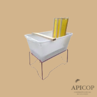 Bac à désoperculer plastique socle rouge